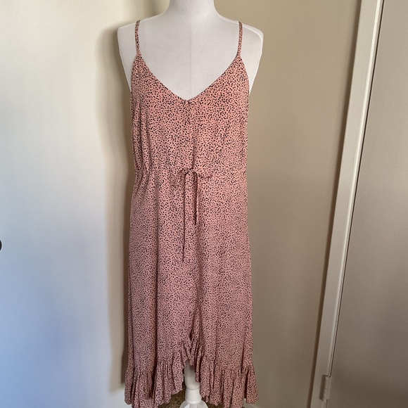 Rails - Frida Dress in Rose Spotted hemline edge with Ruffle Size Medium - Picture 3 of 8